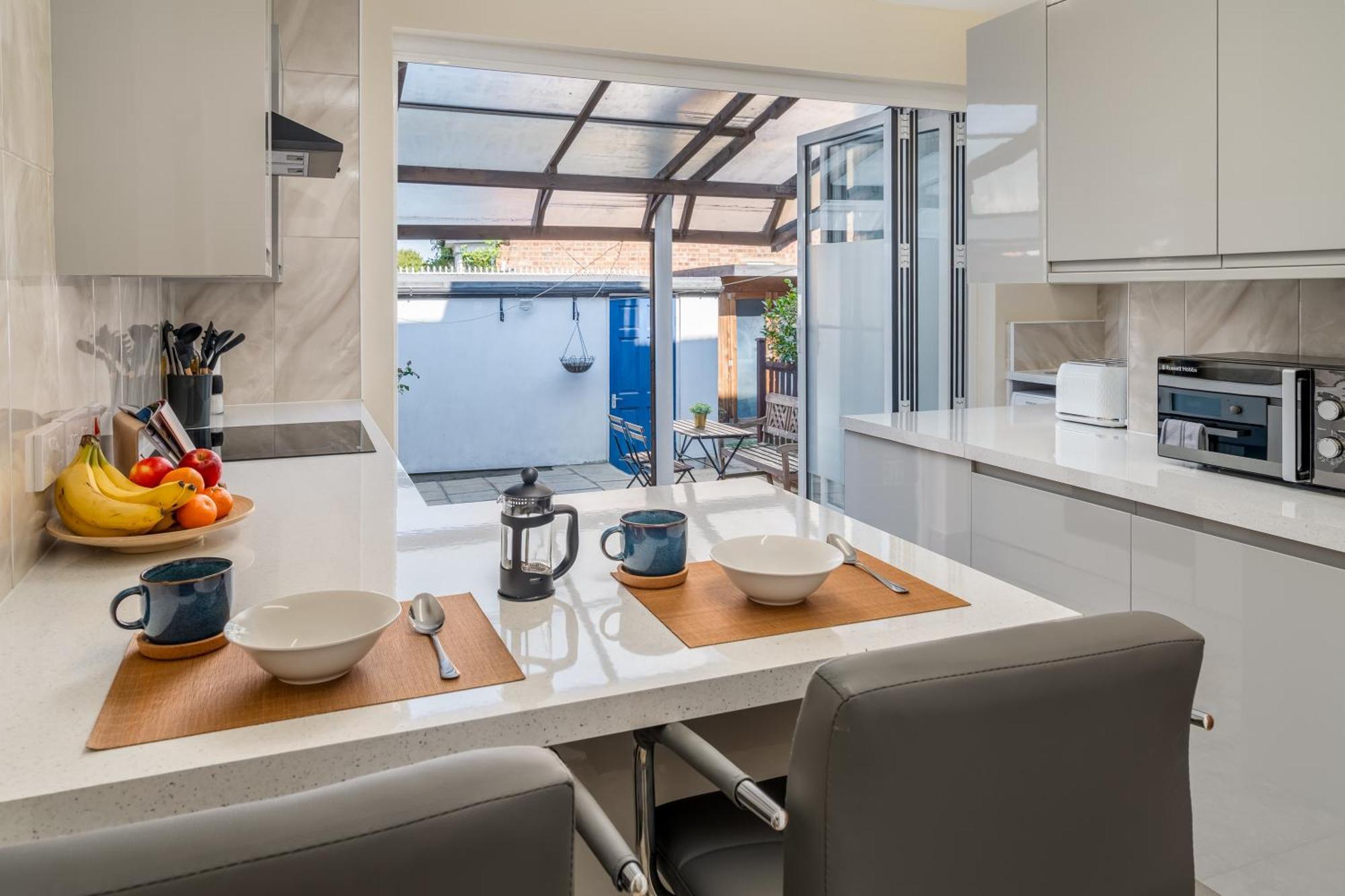 Homely And Stylish Apartment With A Garden In East Finchley 런던 외부 사진