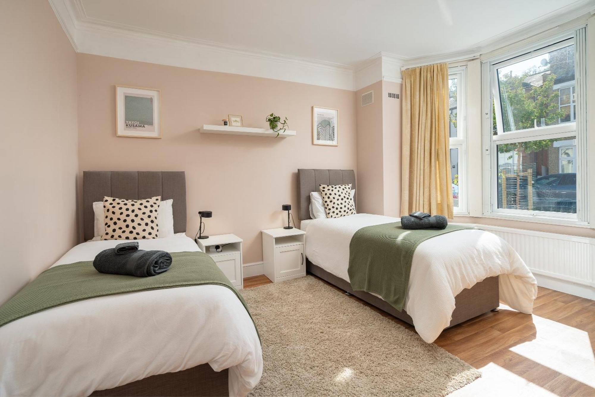 Homely And Stylish Apartment With A Garden In East Finchley 런던 외부 사진